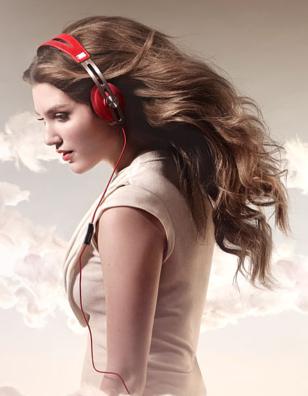 Sennheiser Momentum Headphones CES 2014 - Red