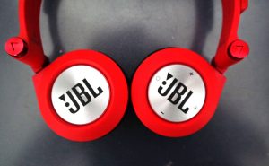 JBL Synchros E40BT Headphones Review Official - On-Ear -Tech We Like (10)