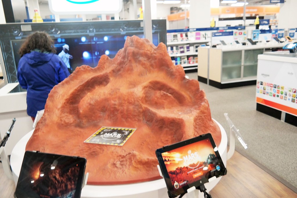 Intel Experience at Best Buy - Mars augmented reality game Analie Cruz (10)