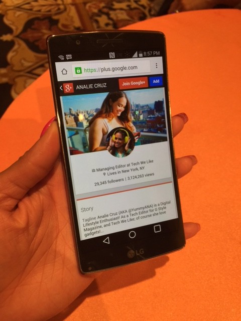 LG G Flex 2 Smartphone - CES2015 - Analie Cruz  (3)